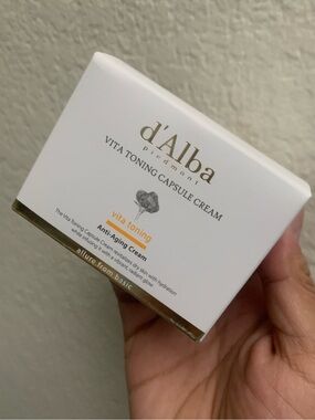Alba Vita Toning Capsule Cream - White & Gold Anti-Aging Moisturizer